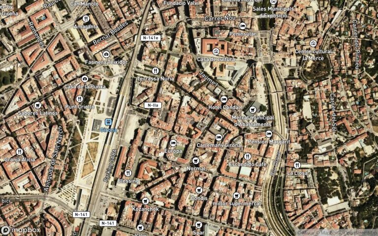 Mitad indivisa de: urbana. Ciento tres. Vivienda en el piso tercero, puerta primera, escalera ii, del edificio a, de la