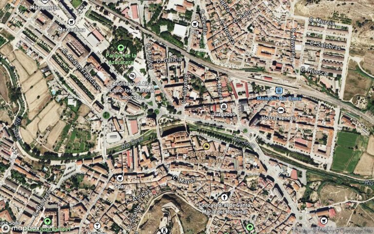 Urbana: pleno dominio 50% departamento número cincuenta y seis.- vivienda unifamiliar adosada en hilera, la tercera desd