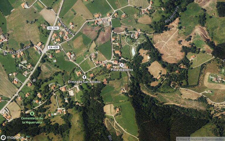 Finca urbana. En el pueblo de carriazo, barrio de cuatro caminos, al sitio de el sedo, prado y erial de cabida cuarenta