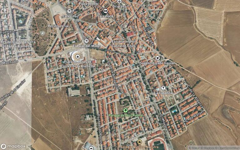 FINCA NUMERO DIECIOCHO. La constituye el LOCAL COMERCIAL señalado con el NÚMERO SEIS, situado en la planta baja del edif