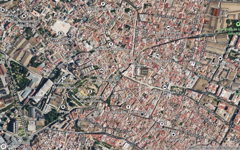URBANA: Número veinticinco.- Vivienda señalada con el número tres, en el Núcleo número Dos, planta Primera, letra A, del