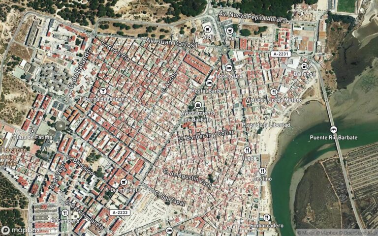 Vivienda convertida en solar por demolición de la obra existente, marcado con el número ocho en la calle JOSÉ BARRERA, d