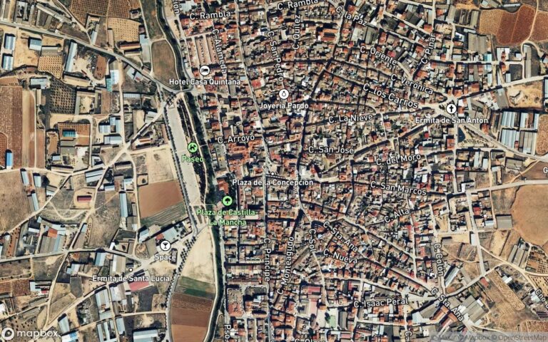 Descripción: URBANA: Estación de servicio nº 4.956 para explotación de la concesión de CAMPSA, sita en carretera de Quin