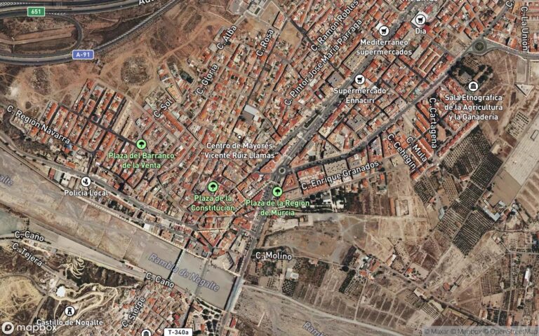 URBANA. NÚMERO VEINTE. VIVIENDA TIPO C en planta tercera del edificio de V.P.O. situado en la Avenida de Almería y Camin