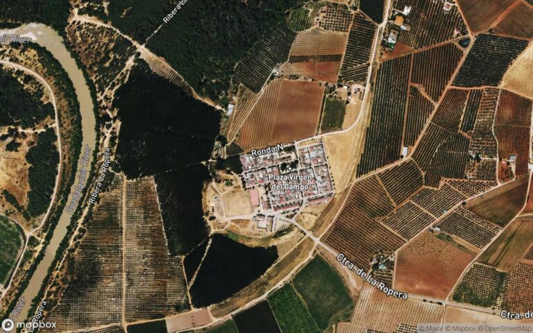 Urbana. Nave industrial ubicada en la manzana del polígono industrial guadalquivir, de andújar. Está marcada con el núme