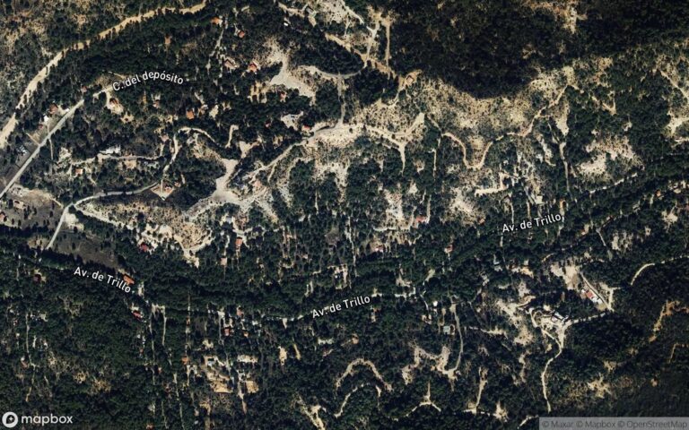 50% del pleno dominio: urbana: número ciento sesenta y cinco.- 165. Parcela de terreno en la urbanización valdenaya, tér
