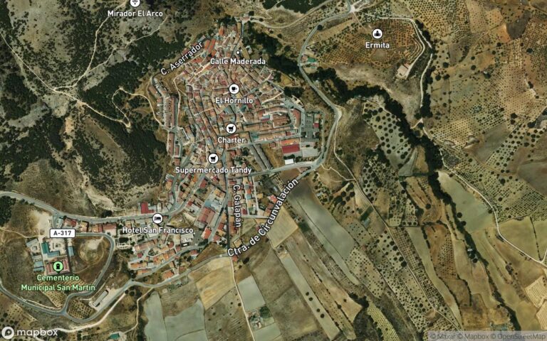 "URBANA. Una casa en la calle del Serval, número quince, de la Ciudad de Huéscar, compuesta de varios cuerpos, altos y b
