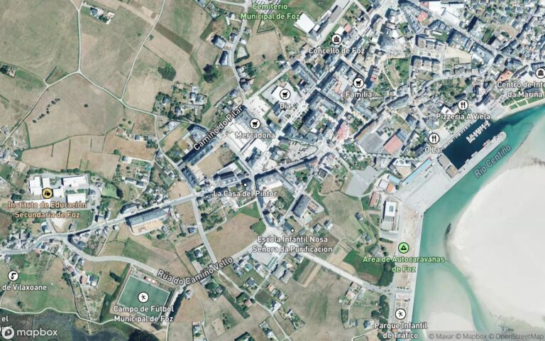 Finca urbana sita en el municipio de lugo: casa sita en esta ciudad de lugo, señalada con el numero uno, de la plaza del