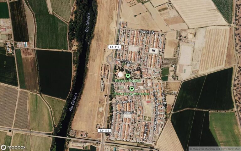 URBANA: FINCA NÚMERO CUARENTA Y DOS.- LOCAL NUMERO SIETE, situado en la PLANTA TERCERA del EDIFICIO DE OFICINAS, COMERCI