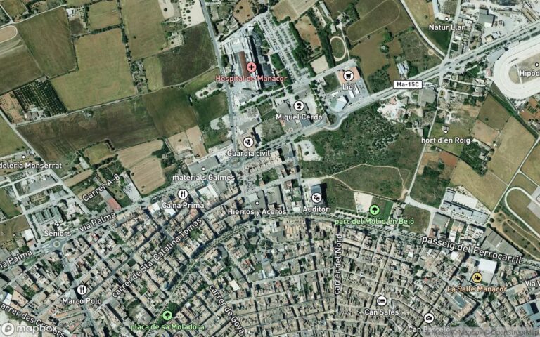 Solar sito en Massalcoreig, calle MAYOR número siete, de superficie ciento once metros cuadrados, sobre la que existe co