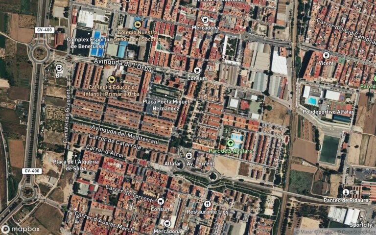 VIVIENDA-UNIFAMILIAR, dentro de una parcela de mil seiscientos diez metros cuadrados. Edificada en dos niveles: planta b