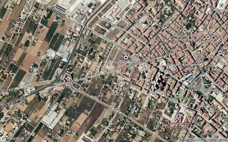 Urbana, parcela en Camino de Capicorp, nº 43 de Alcala de Xivert, con una casa de labor, compuesta de planta baja y nori