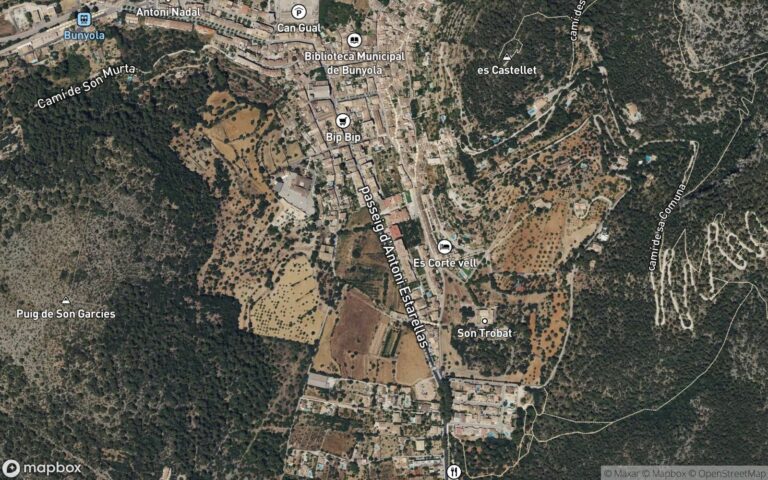 Urbana: nº7 de orden. Vivienda del 1º piso, que tiene su acceso por el zaguán nº33. Ocupa una superficie de 86 m2. Linda