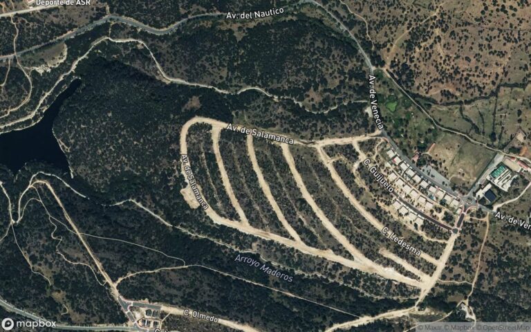 100% pleno dominio. Urbana: solar en municipio de vegas de matute, urbanizacion los angeles de san rafael, con una super