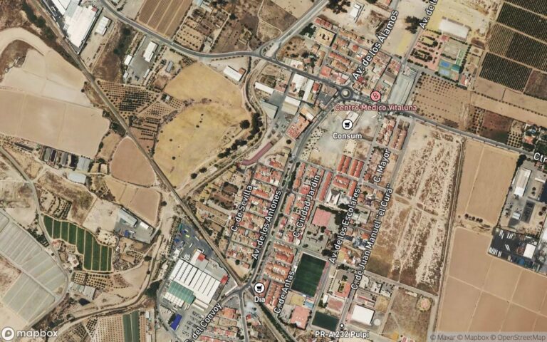100% de la nuda propiedad de un solar que comprende las parcelas número 15 y 16 de la finca los antones, término de pulp