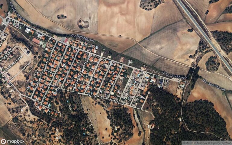 50% del pleno dominio de la siguiente finca urbana: parcela nº 185, sita en termino de arcas del villar, al sitio cañada
