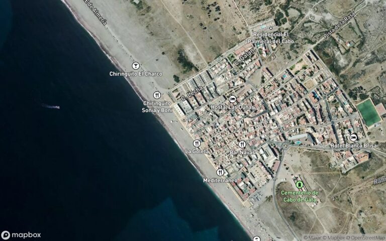 FINCA URBANA.- VIVIENDA UNIFAMILIAR DÚPLEX, tipo 6-B con fachada principal y acceso por Calle Olivo, construida sobre un