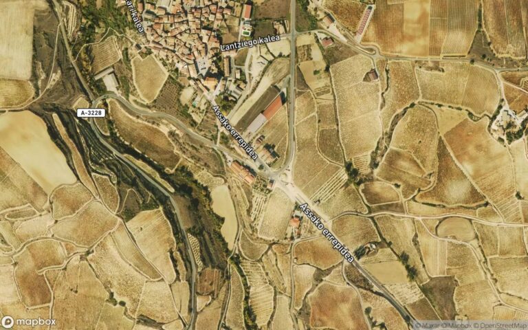 1. Urbana, parcela número 10, sita en Jadraque. Inscrita en Registro de la Propiedad de Sigüenza, tomo 1200, libro 69, f