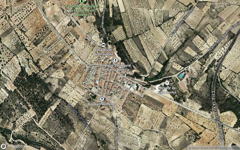 URBANA. OCHO.- VIVIENDA del tipo E, dúplex, en planta tercera y bajo cubierta en alto, derecha mirando a la fachada de l