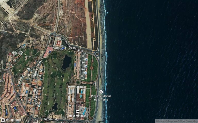 URBANA: Número CUARENTA Y TRES. - Del Conjunto Urbanístico denominado "RESIDENCIAL GOLF MARINA DE LA TORRE", FASE II, ub
