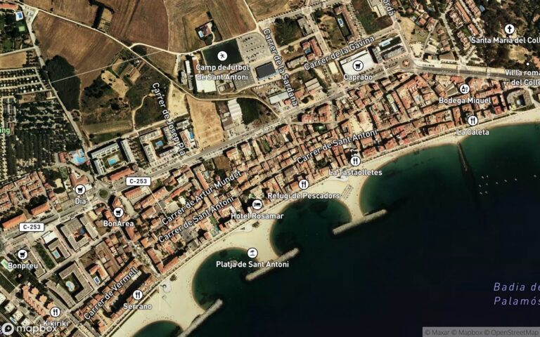 URBANA.= VIVIENDA NUMERO CINCO.- Vivienda sita en el primer piso, izquierda entrando, parte delantera, de aquel edificio
