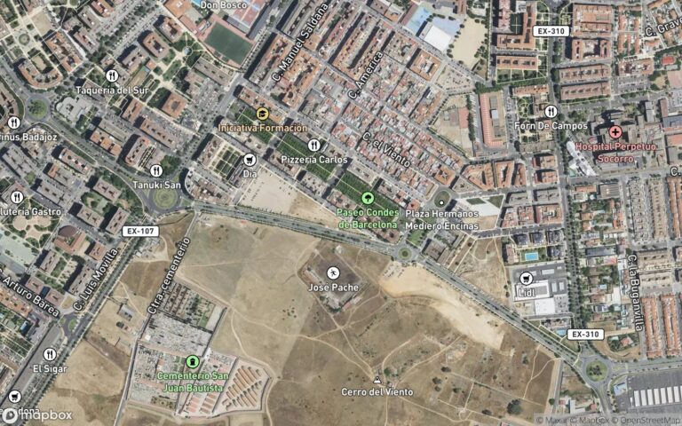 URBANA: Local comercial sito Don Benito en la calle Leonardo da Vinci núm. 32 del edificio denominado Centro de Ocio Las